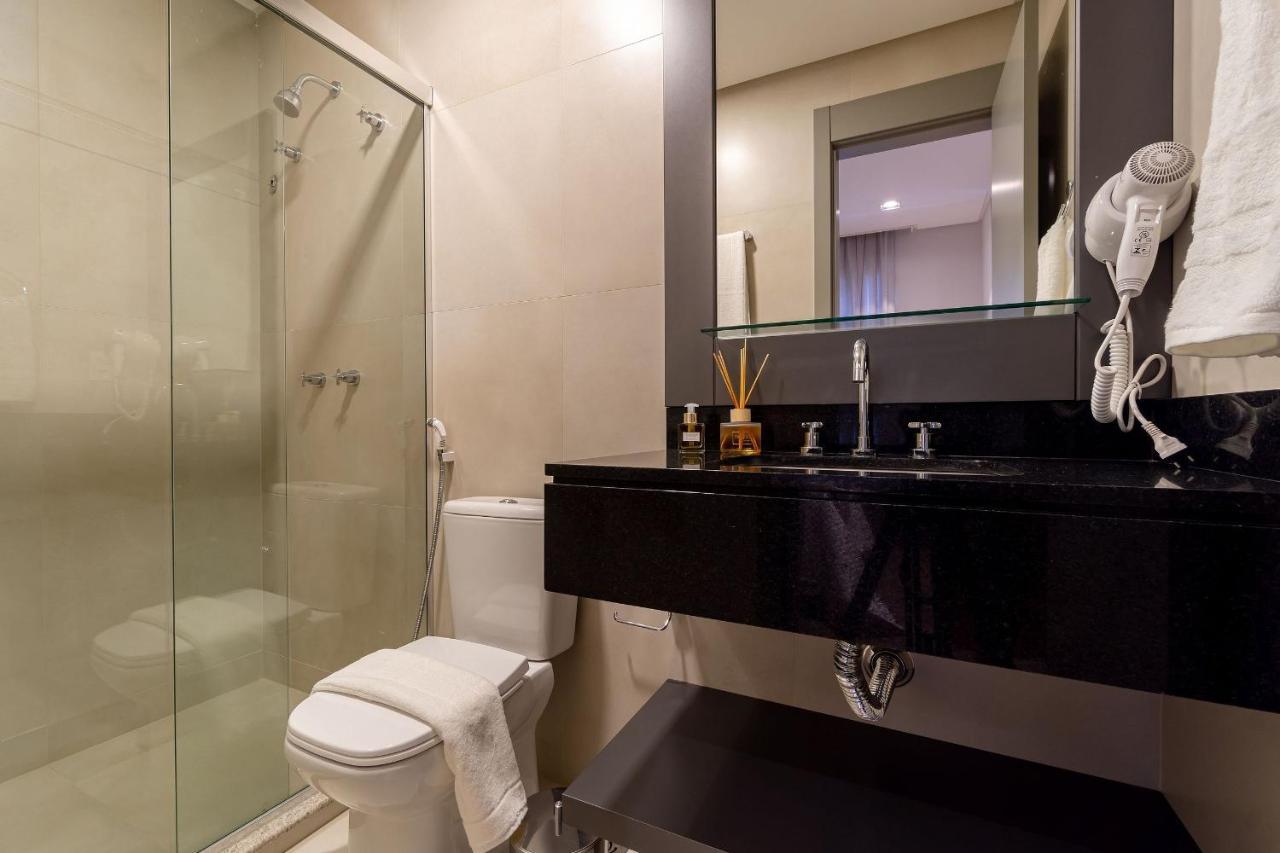 AION suítes 103 - Compacto e luxuoso Loft - Rooftop com piscina e academia - À poucos passos da praia Bombinhas Exterior foto